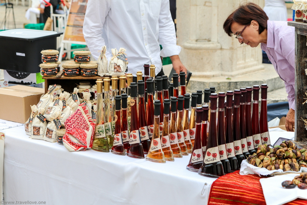12- Dubrovnik Old Town Market
