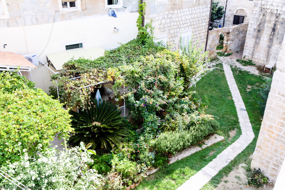 45- Dubrovnik Old Town Garden