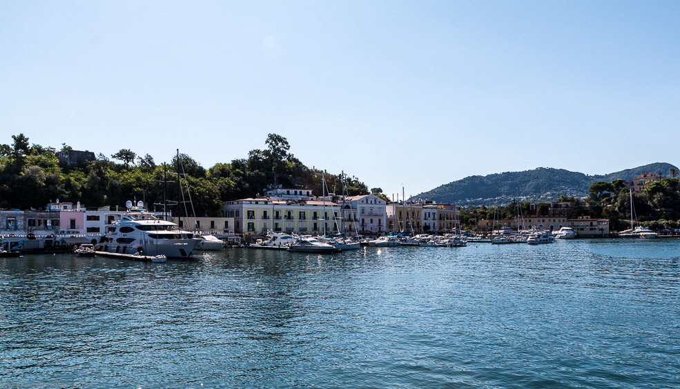 19 Ischia Porto